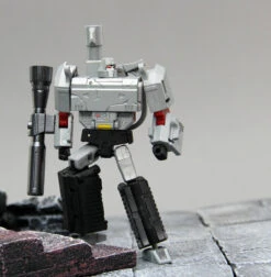 [Pre-Order] DX9 Toys X13D Mightron Megatron Damaged Version -Finest Toy Store 045ffd6ffe