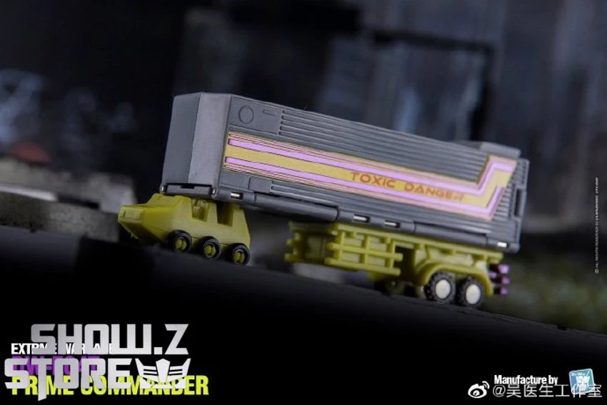 Dr.Wu DW-E04T Prime Commander Optimus Prime Toxitron Version W/ Trailer 4 Dr.Wu DW-E04T Prime Commander Optimus Prime Toxitron Version W/ Trailer - Image 2