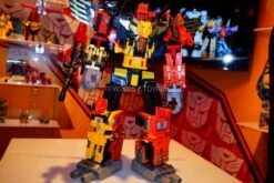 Hasbro POTP Titan Class Predaking Feral Rex Set Of 5 Figures -Finest Toy Store 3e1d31c38a