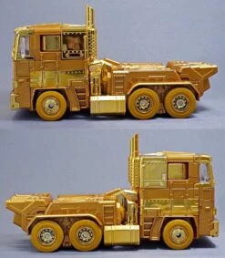 Takara MP10G MP-10G Masterpiece Optimus Prime Gold Lagoon Edition -Finest Toy Store 9ea1201301