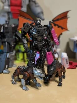 Unique Toys UT Steeljaw For Perukill AOE Lockdown Set Of 2 -Finest Toy Store a57171af4b