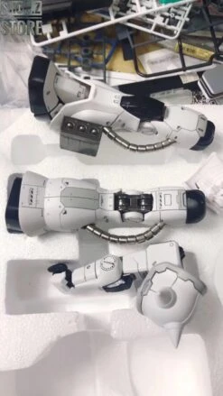 Metal Soldier MS 1/100 MS-06J MS06J Zaku II White Ogre Gundam Mobile Suit -Finest Toy Store ce4b4f045d