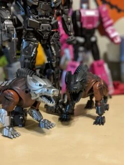 Unique Toys UT Steeljaw For Perukill AOE Lockdown Set Of 2 -Finest Toy Store fcc844ab86